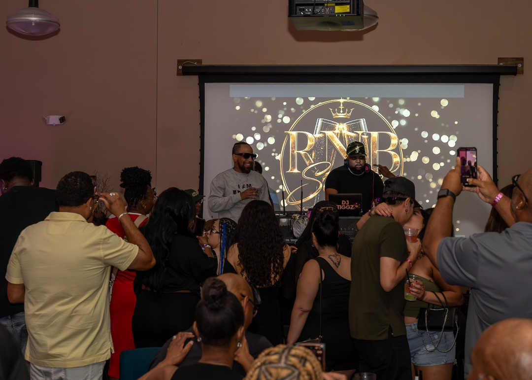 Live entertainment at the J Holiday R&B Soirée